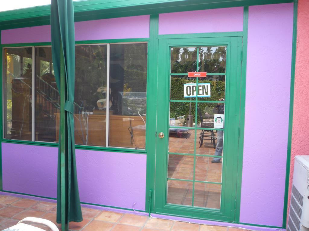 Woodland Hills Calabasas Guesthouses Los Angeles Exterior photo