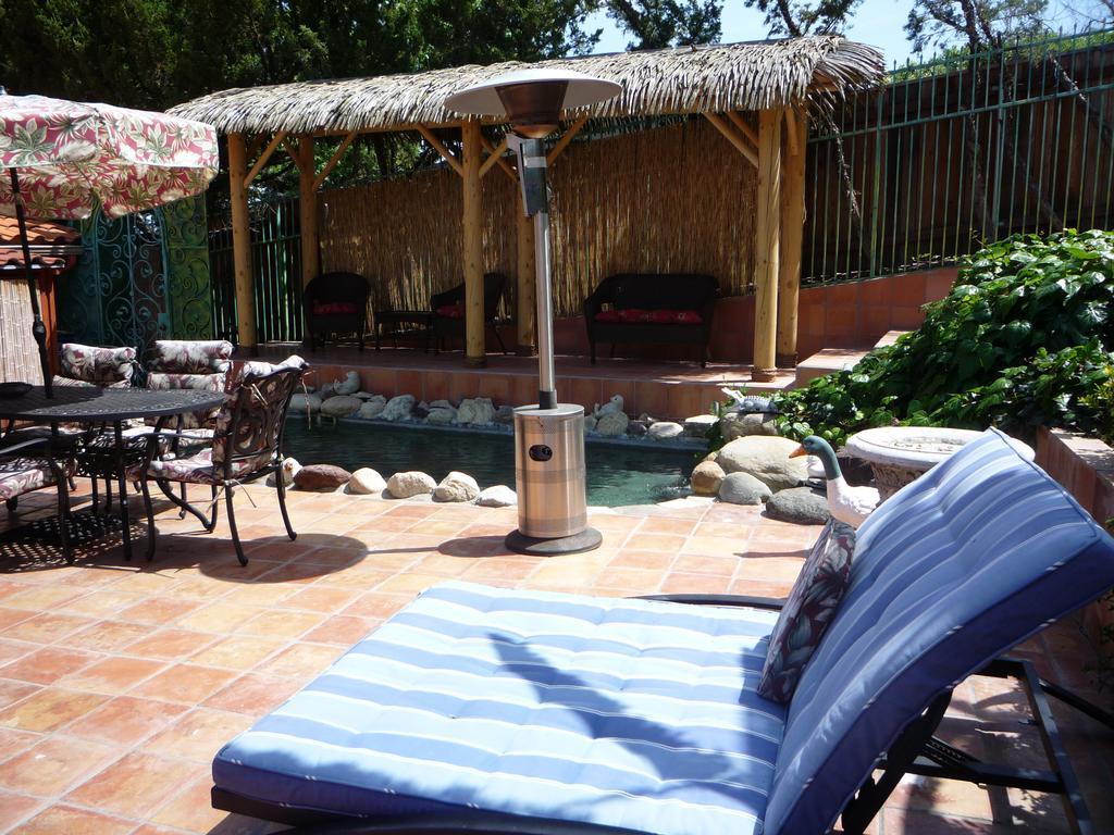 Woodland Hills Calabasas Guesthouses Los Angeles Exterior photo